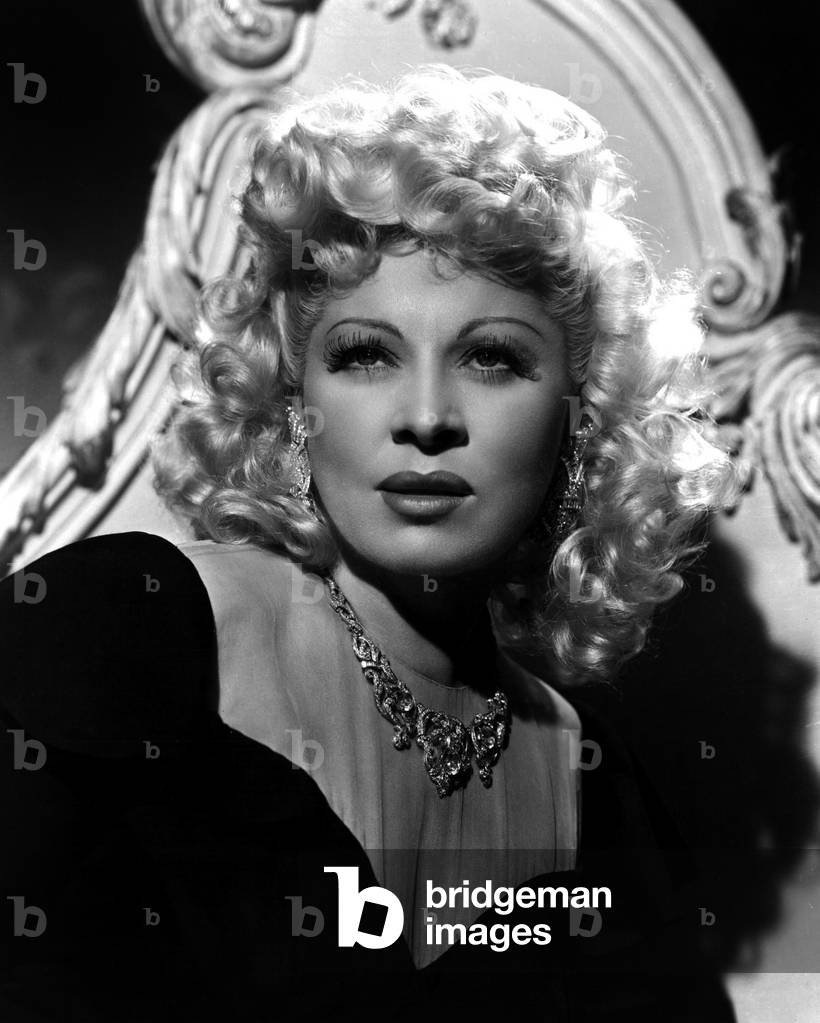 THE HEAT'S ON TROPICANA, THE HEAT'S ON, Mae West, 1943 (film still
