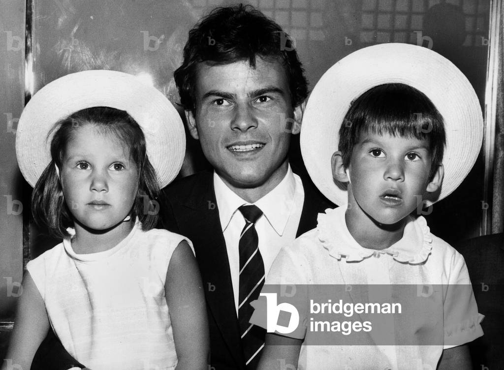 Horst Buchholz with his children Beatrice and Christopher, 1966 (photo)