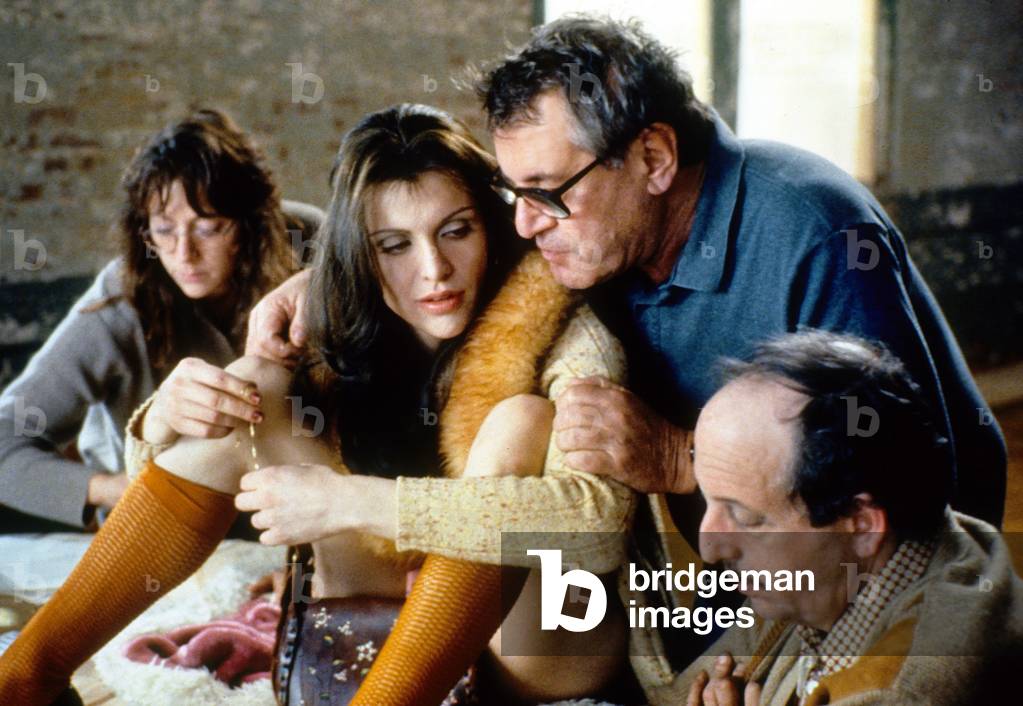 MILOS FORMAN with COURTNEY LOVE and VINCENT SCHIAVELLI on set, 1996 (photo)