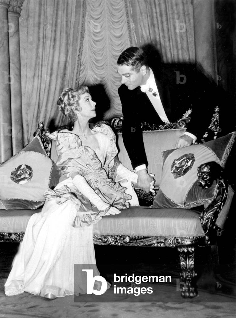 Vivien Leigh with Laurence Olivier in play 