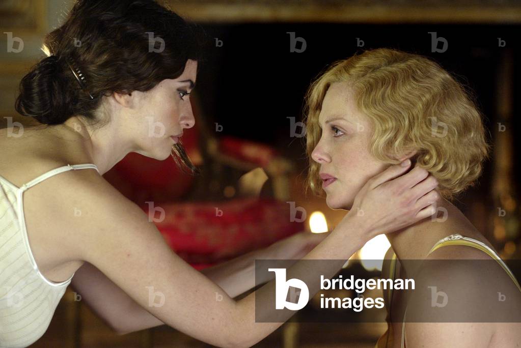 HEAD IN THE CLOUDS, 2004 (film still)