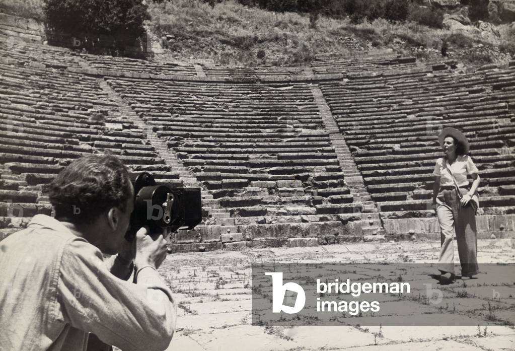 Leni Riefenstahl in Olympie for views for her documentary OLYMPIAD, 1936 (photo)