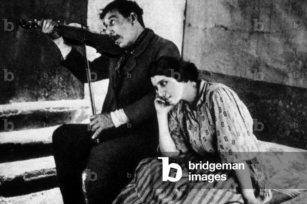 Lost in the dark (Sperduti nel buio), 1914 (film still)