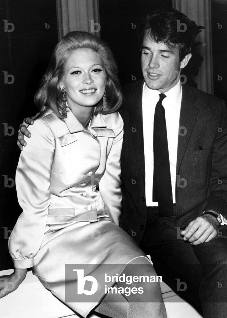 Warren Beatty and Faye Dunaway at time of film Bonnie and Clyde, 1967 (photo)