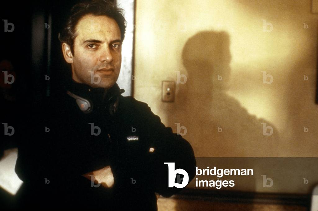 Sam Mendes on set of ROAD TO PERDITION, 2002 (photo)