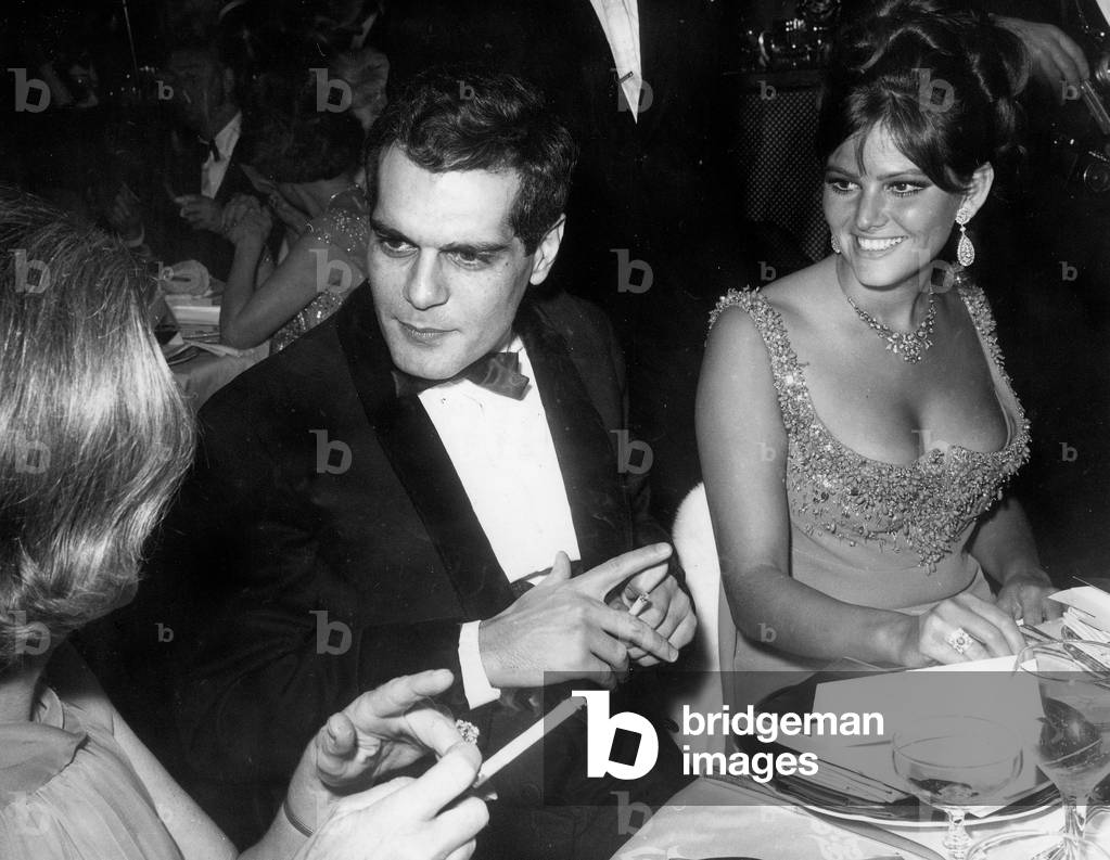 Omar Sharif and Claudia Cardinale at Golden Globes, Hollywood, February 18, 1966 (photo)