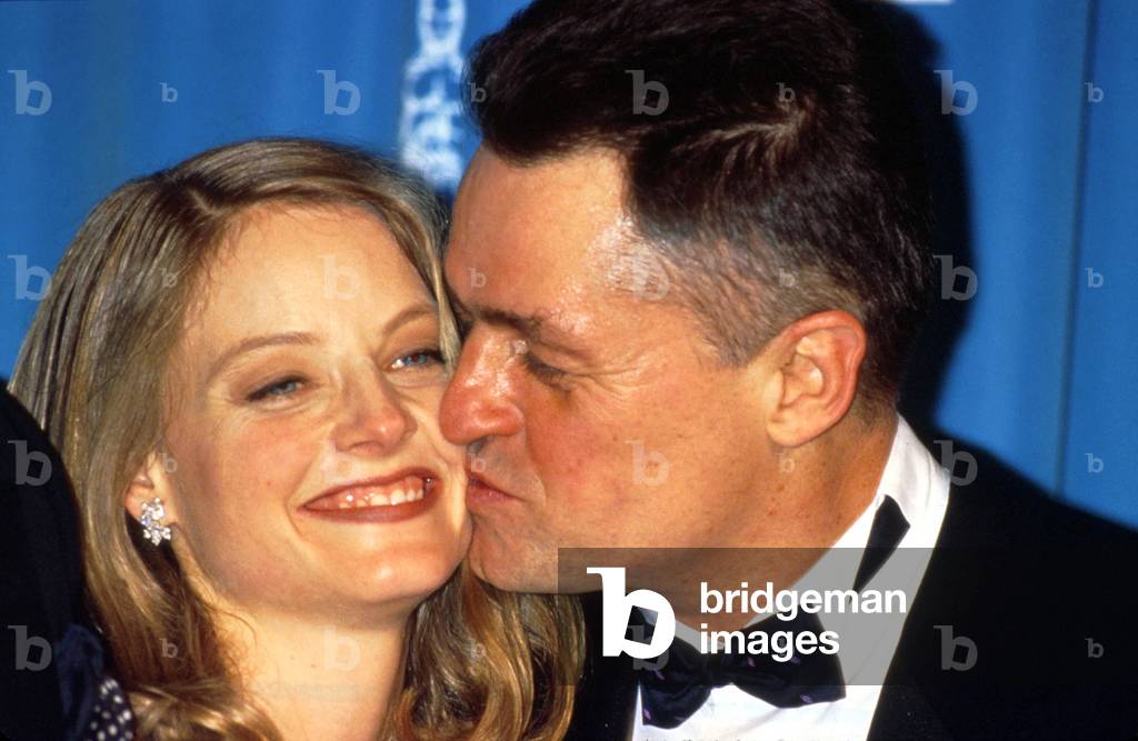 Jodie Foster received Academy Award, here with Jonathan Demme, 1992 (photo)