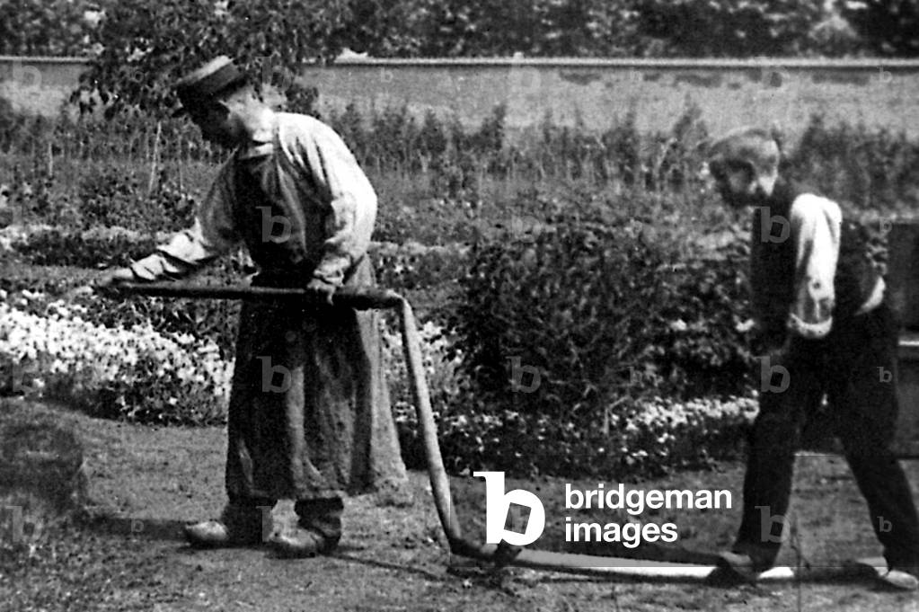 The Waterer Watered  (aka The Sprinkler Sprinkled), 1895 (film still)