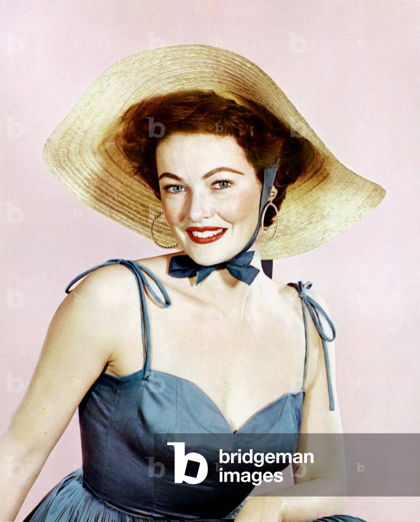 Gene Tierney with a straw hat c. 1947 (photo)