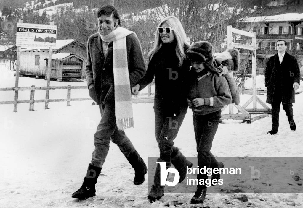 Brigitte Bardot withGunther Sachs and his son Rolf in Gstaad, 1967 (b/w photo)