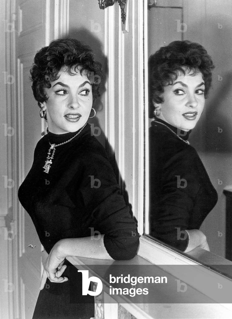 Gina Lollobrigida October 31, 1955 (photo)