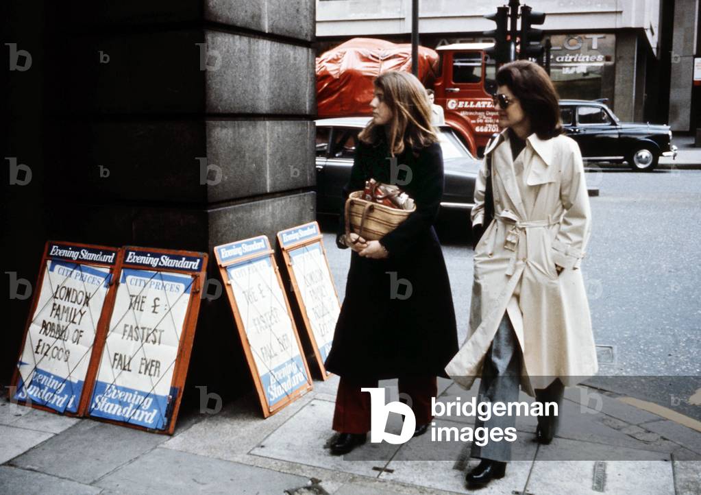 Jackie Kennedy Onassis and daughter Caroline, London, 1979 (photo)