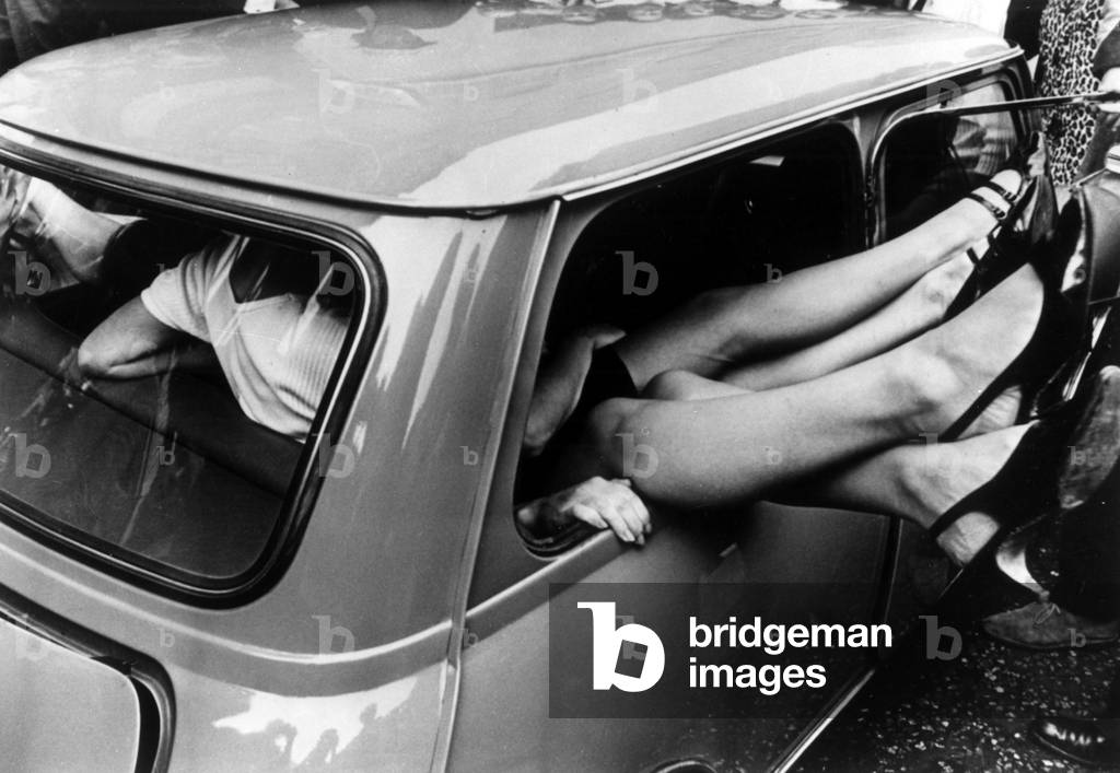 Contest: the largest number of people in an Austin mini