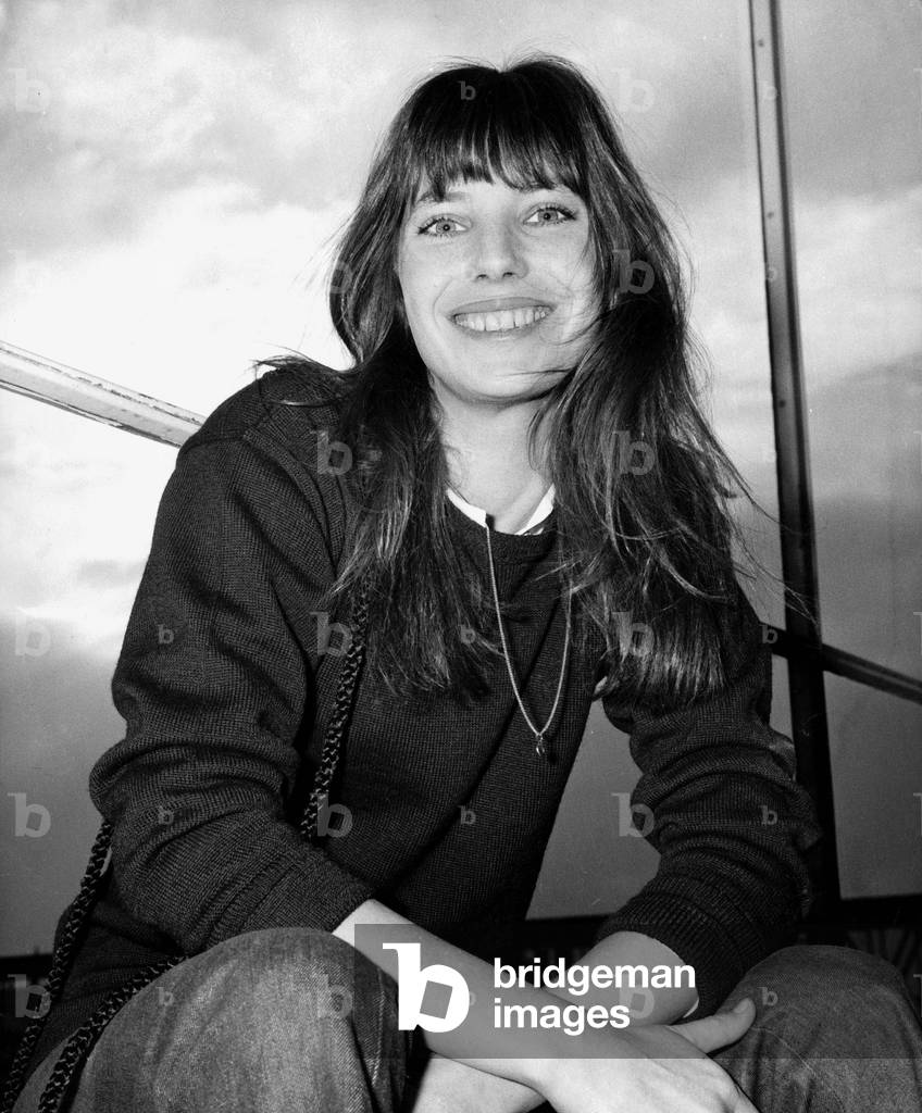 singer Jane Birkin at Heathnow London airport january 1, 1971