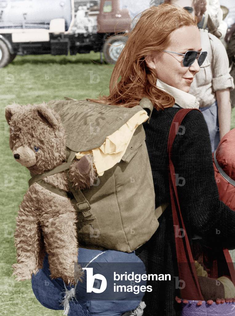 Young woman, with backpack and teddy bear, arriving at the Isle of Wight Festival, 26th-30th August 1970 (photo)