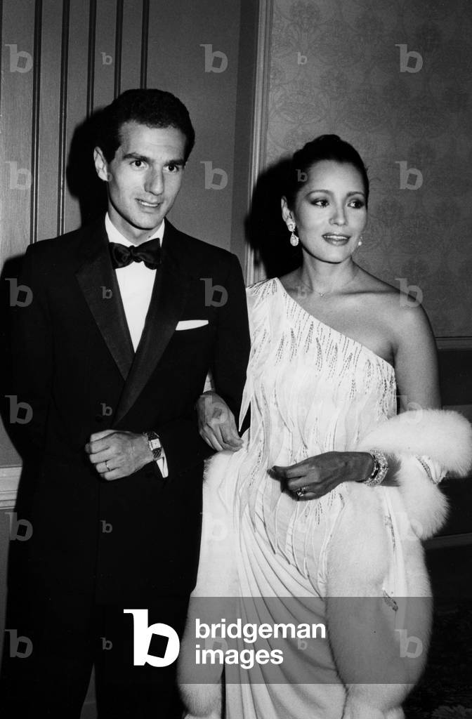 Barbara Carrera et Nicholas Mandroleon