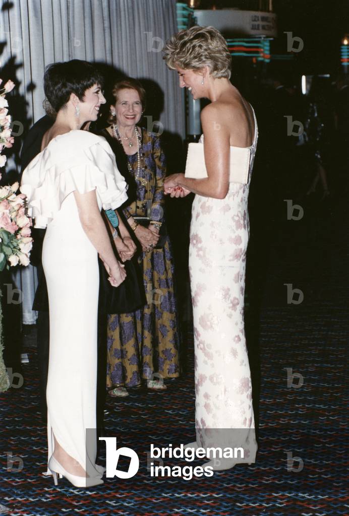 Liza Minnelli And Princess Of Wales Diana (Diana Spencer, Lady Di) In The Premiere Of Lewisgilbert's Stepping Out Film. September 19, 1991 Ety Au (photo)
