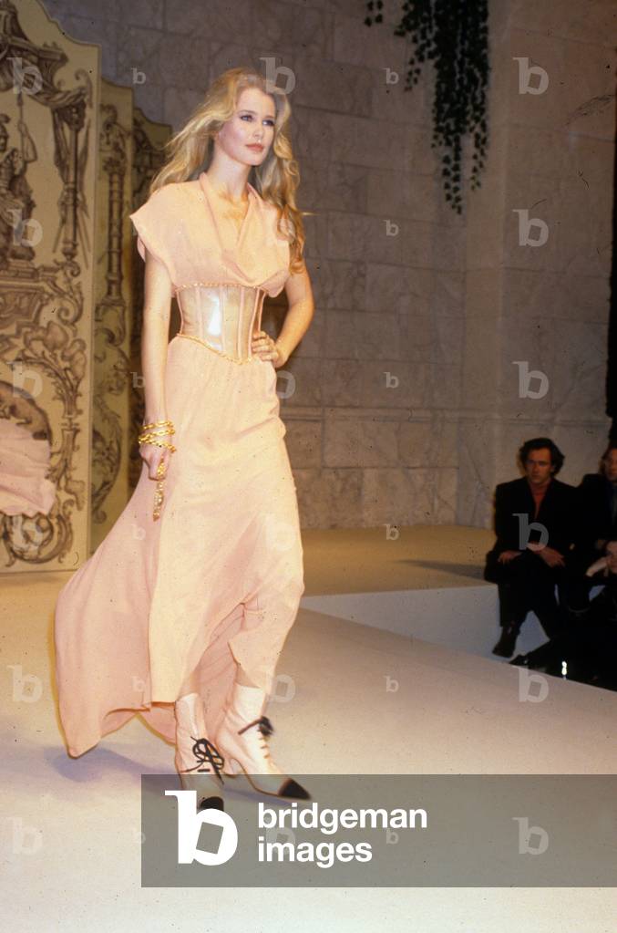 Chanel Fashion Show Haute Couture : Claudia Schiffer (photo)