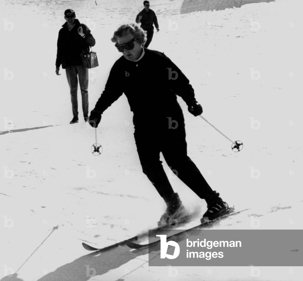 Queen Juliana of Holland skiing in Lech, Austria march 13, 1969 (b/w photo)