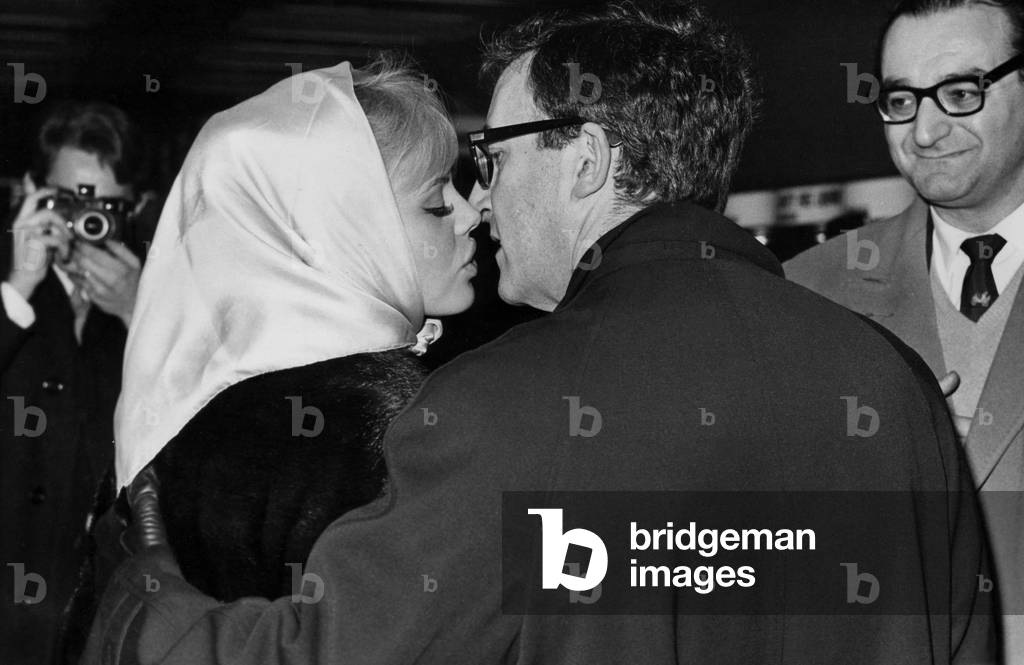 Britt Ekland and Peter Sellers, 60'S (b/w photo)