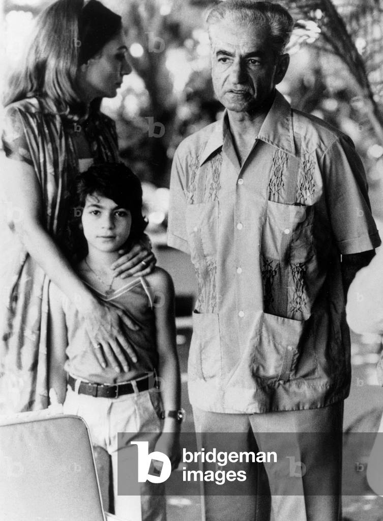 Former Shah of Iran Mohammad Reza Pahlavi (1919-1980) With Is 3Rd Wife Farah Diba With Princess Leila in Exile in Panama January 1St 1980 (b/w photo)