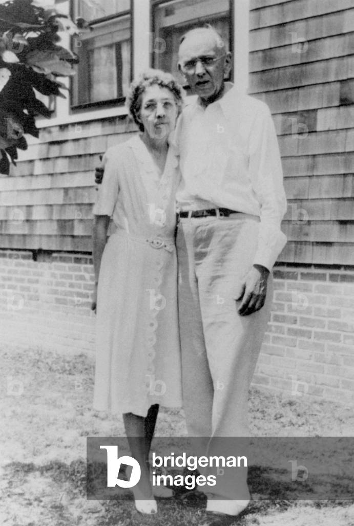 Edgar Cayce (1877-1945), American Healer and Medium, here With his Wife. He Left A Lot of Reading Made in Hypnotic Sleep (b/w photo)