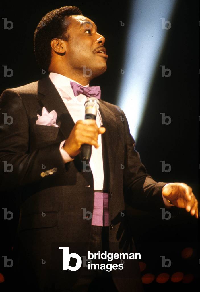 American Singer George Benson on Stage in 1985 (photo)