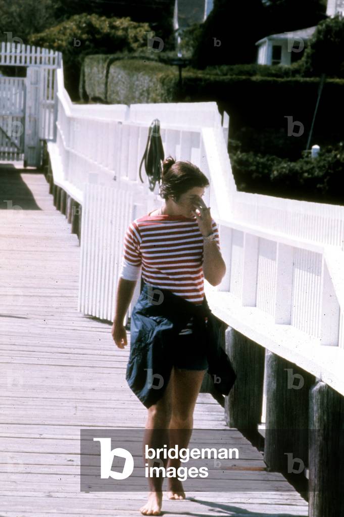 Caroline Kennedy (Daughter of Johnkennedy and Jackiekennedy ) in Florida February 3, 1977 (photo)
