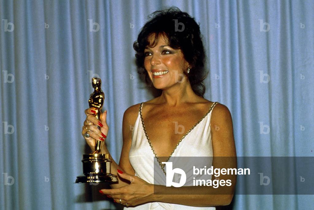 Singer Carole Bayer Sager Receives Academy Award For Best Movie Song in 1982 (photo)