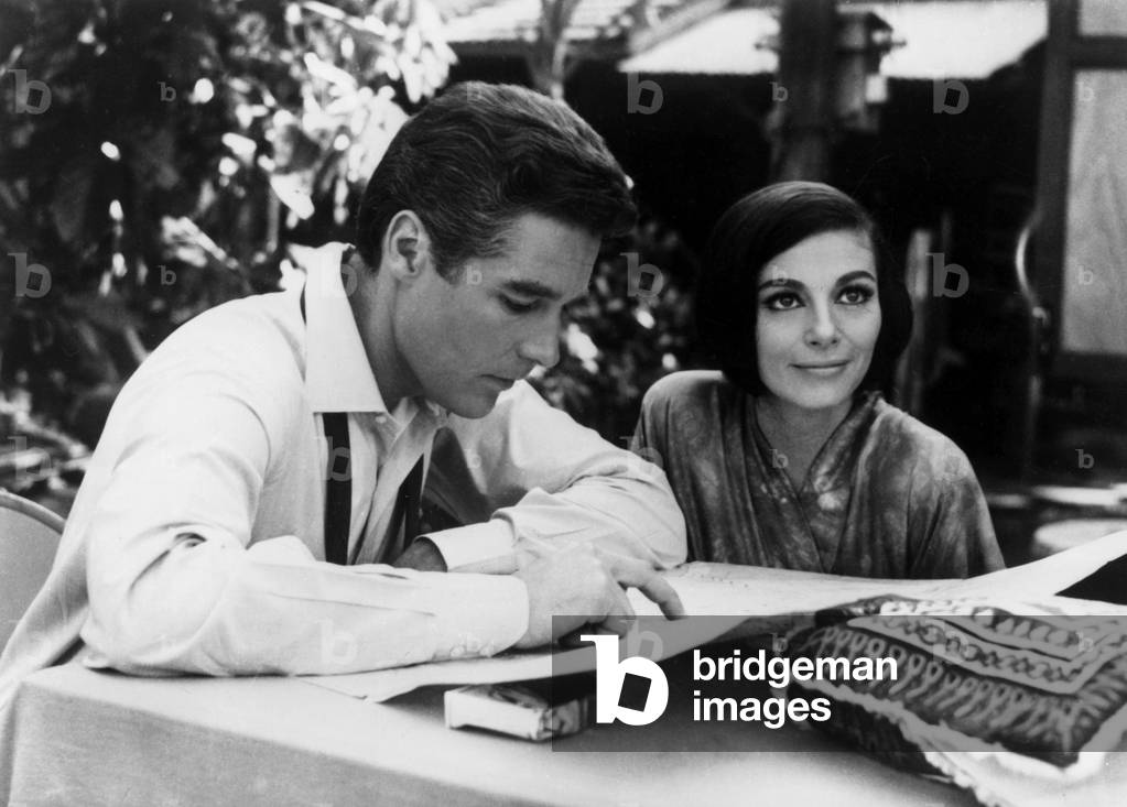 Banco A Bangkok Pour Oss 117 De Andrehunebelle Avec Kervin Mattews Et Anna Maria Pierangelli 1964 (b/w photo)