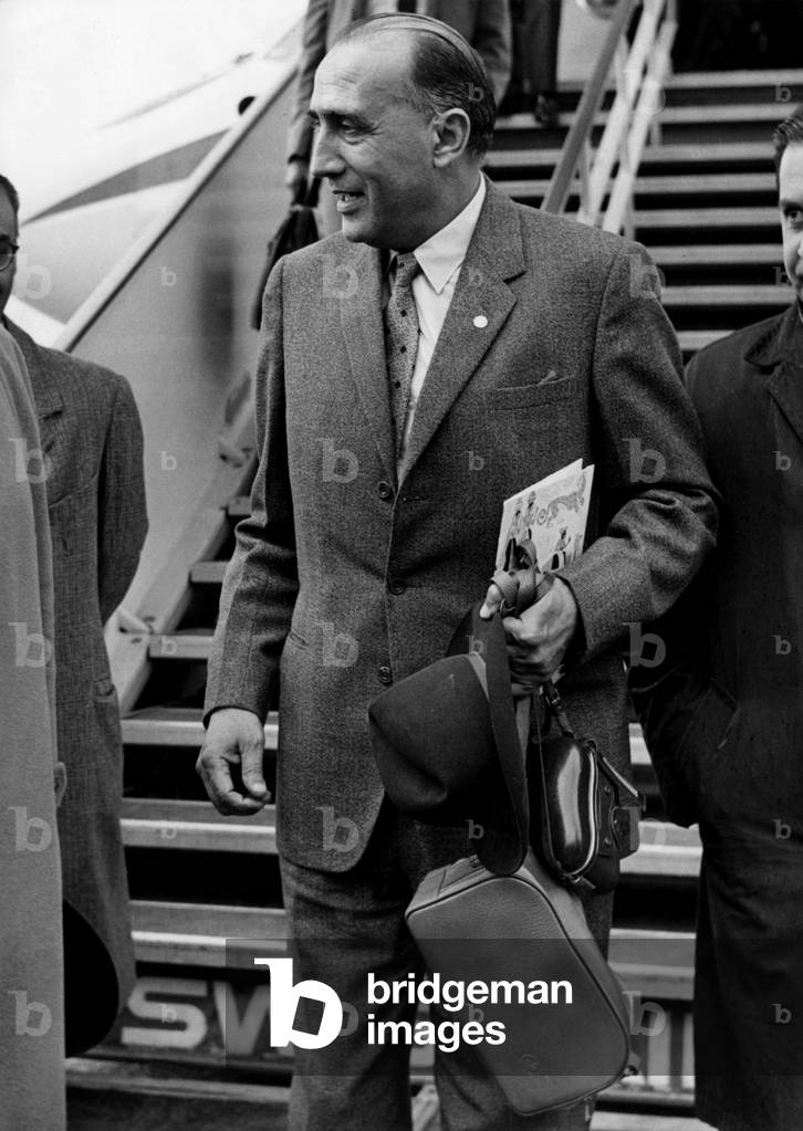 The indian general Gyani at the aerodrome of Geneva Switzerland, march 1964 (photo)