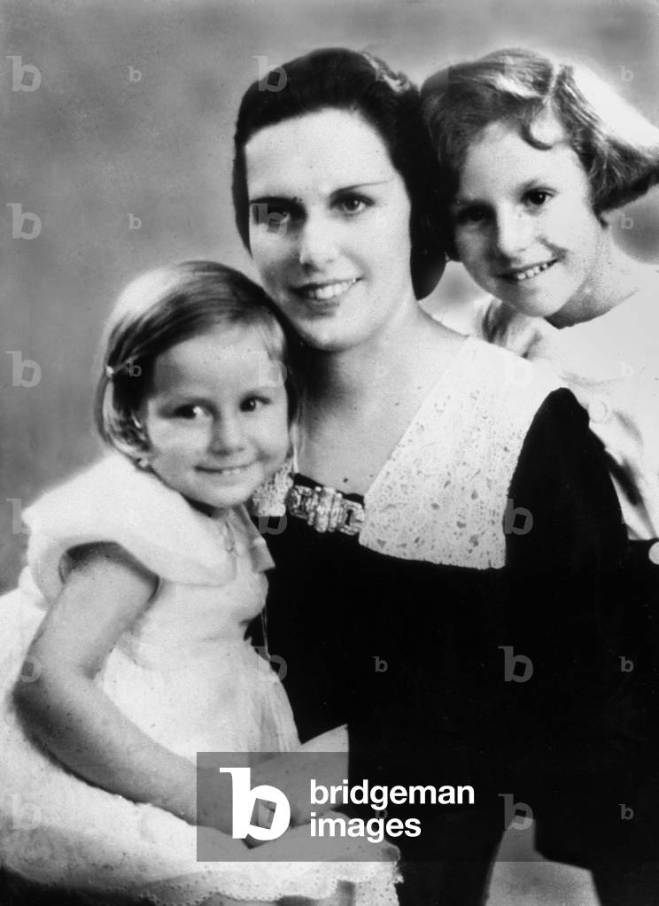 Mrs Stavisky With Daughters Before Stavisky Affair Early 30'S (b/w photo)