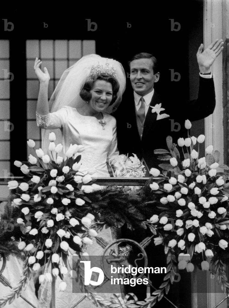 Wedding of princess Beatrix of the Netherlands and prince Claus Georg von Amsberg  march 10, 1966 at Westenberg Cathedral (photo)