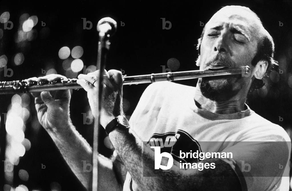Herbie Mann Play (Transverse) Flute on Stage , C.1971  (b/w photo)