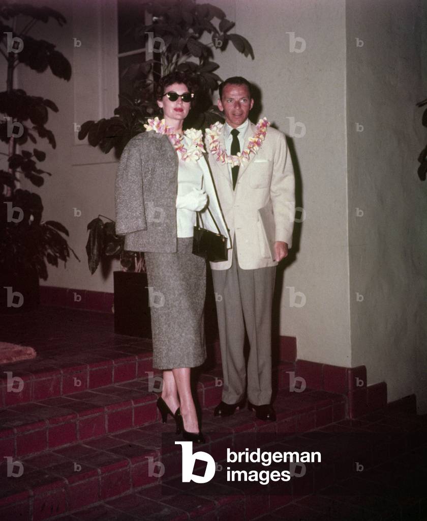 Frank Sinatra and his Wife Ava Gardner in Hawai in 1953 (photo)