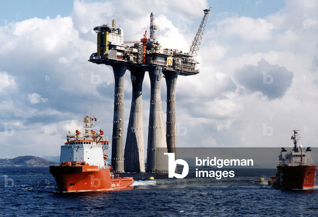 Shell Oil Rig in Norway May 12, 1995  (photo)