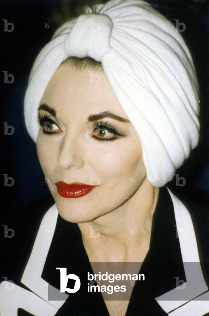 Actress Joan Collins in 1991 (photo)