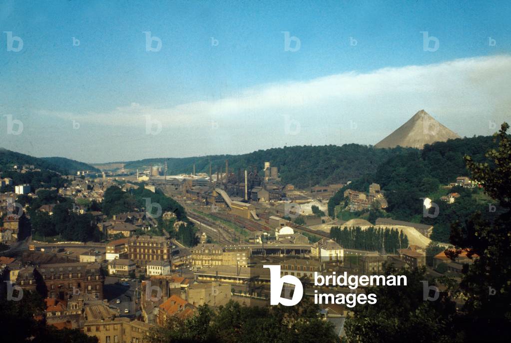 Longwy (Lorraine, France) 70's : steel industries. On r : the sort of pountain is called the 
