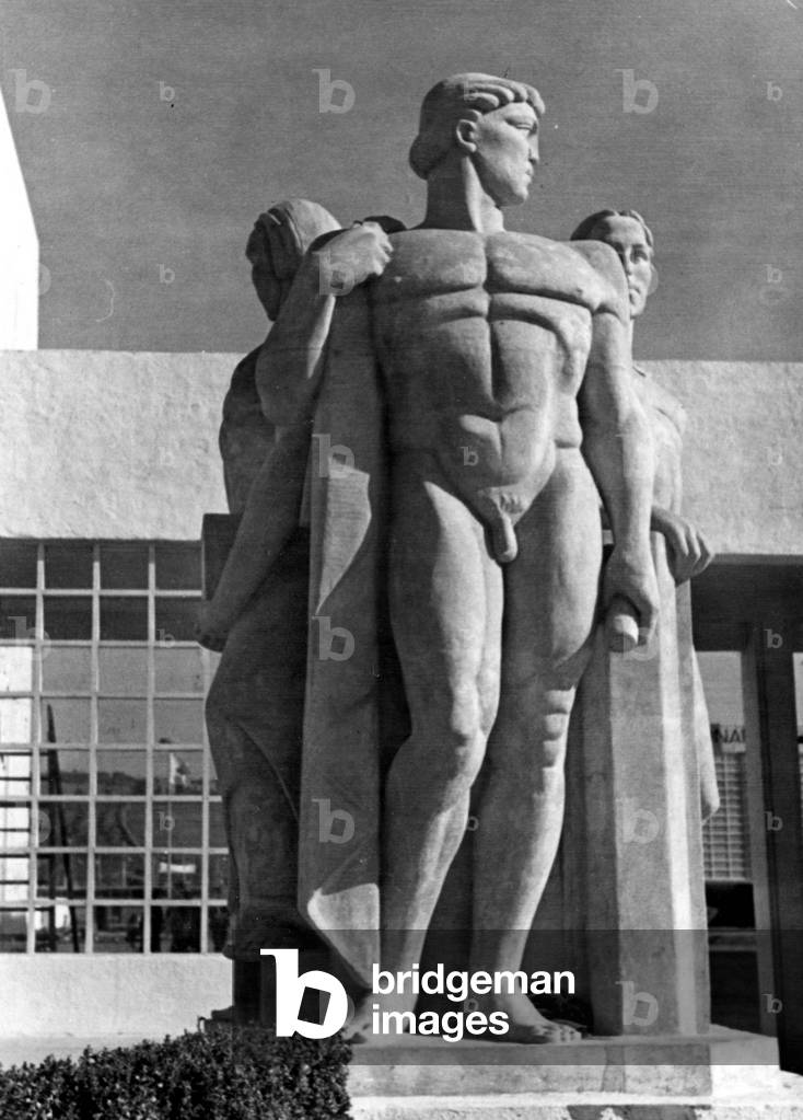 International exhibition about technics of water in Liege, Belgium, 1939 : sculptures outside building of the civil engineering