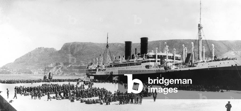 French reinforcements arriving in Mers-El-Kebir, Algerian War, 16th April 1956 (b/w photo)