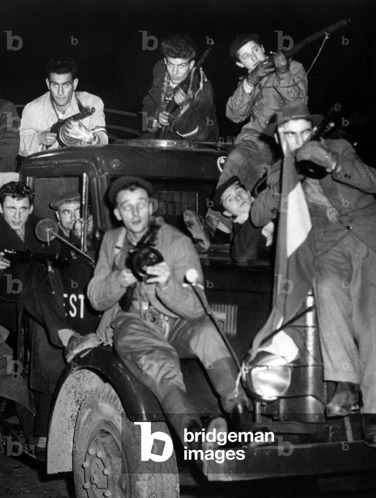 Young Hungarian resistants with submachine guns in Marguerite island on the Danub on November 5, 1956