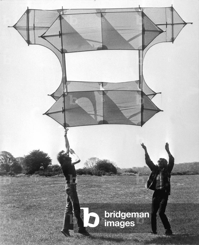 Giant kite launched by David Turner on May 26, 1977