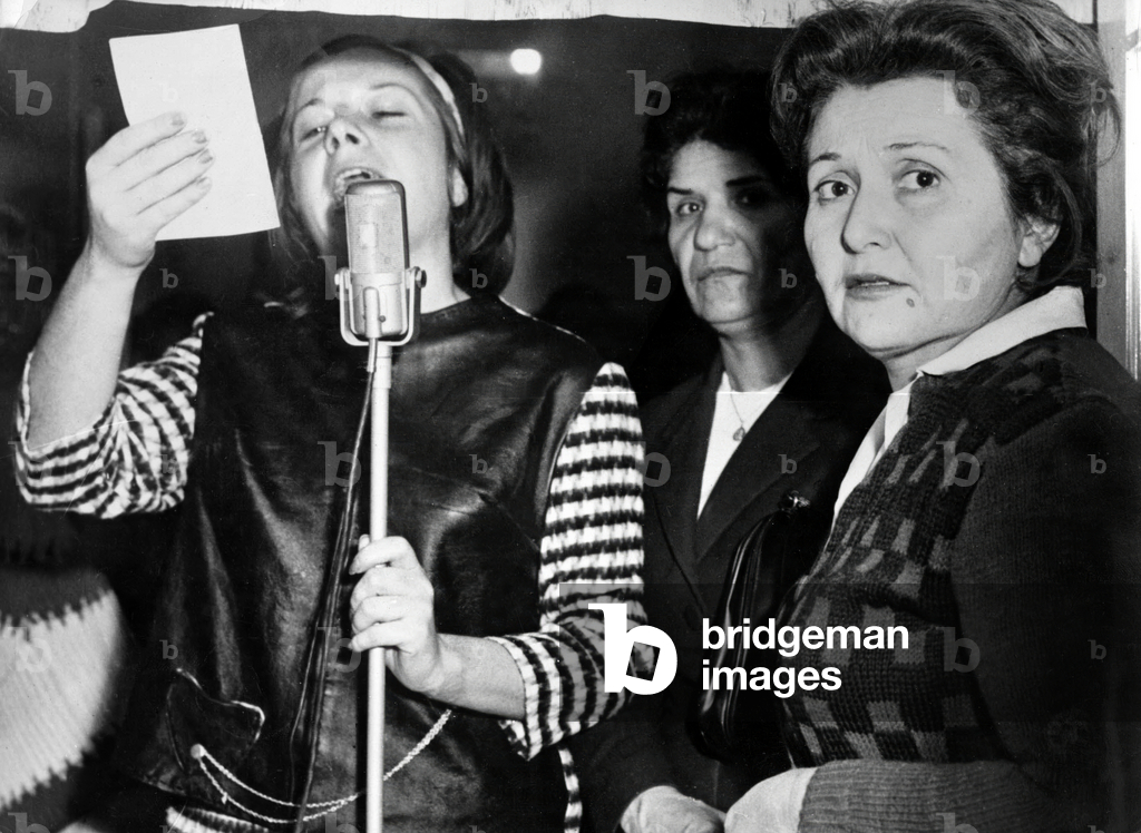 Women campaigning for fight against disparity between men dan women, 60's