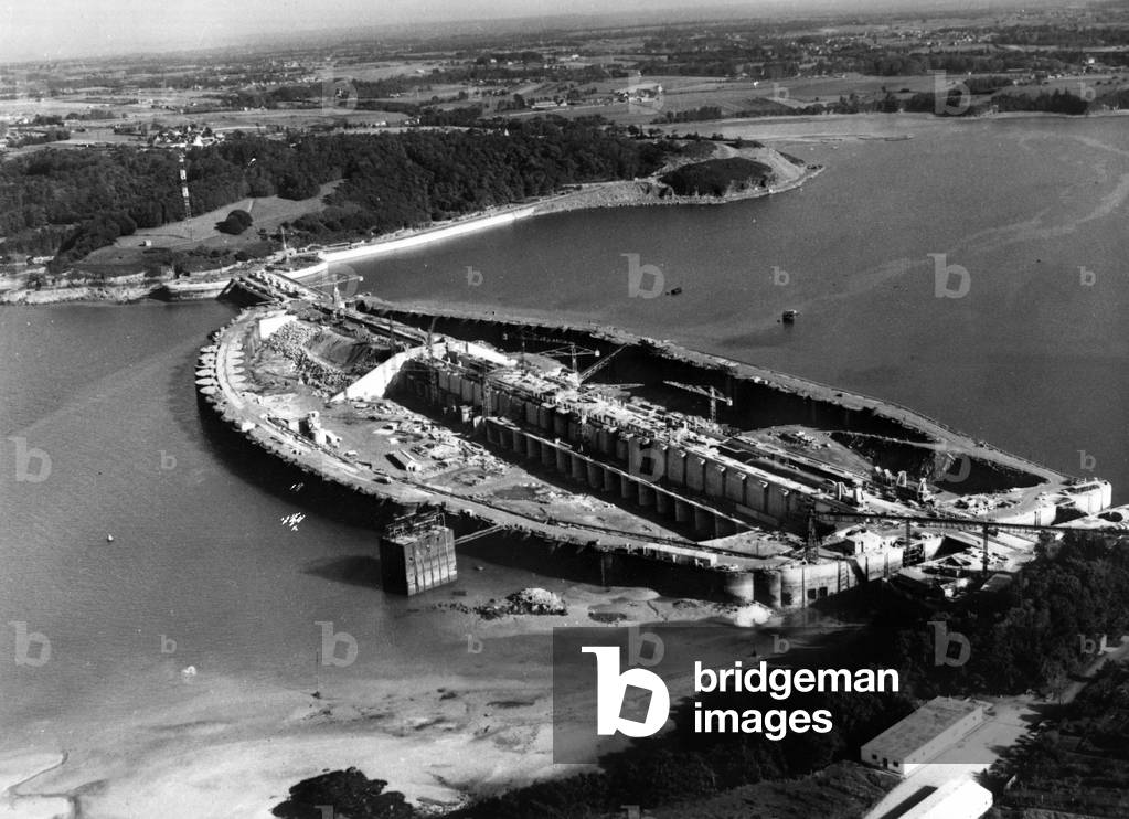 1st tidal power station in Rance (France) November 1966