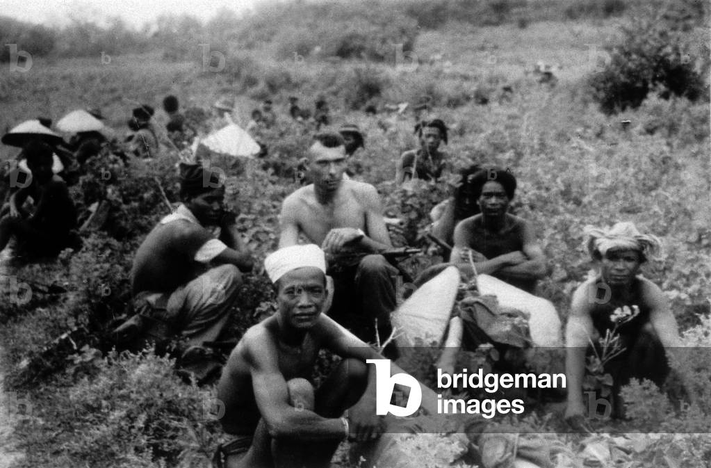 Indochina War (1946-1954) : patrol at chinese border (Tonkin)