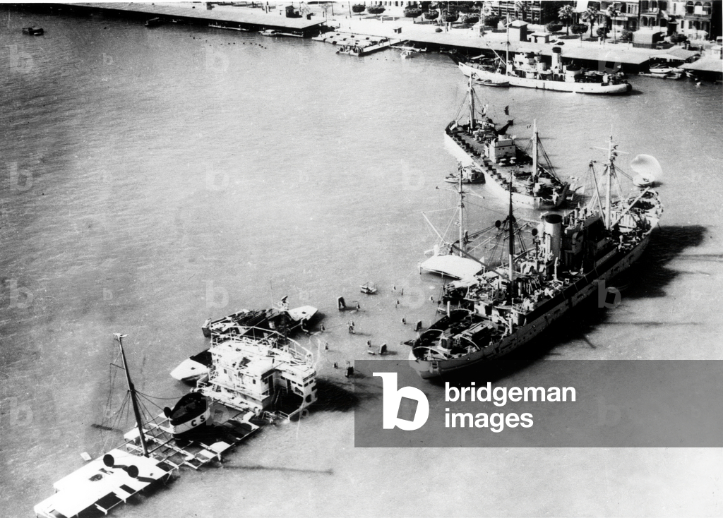 Boats sinking in Port Said (Egypte) to prevent traffic in Suez canal on November 13, 1956