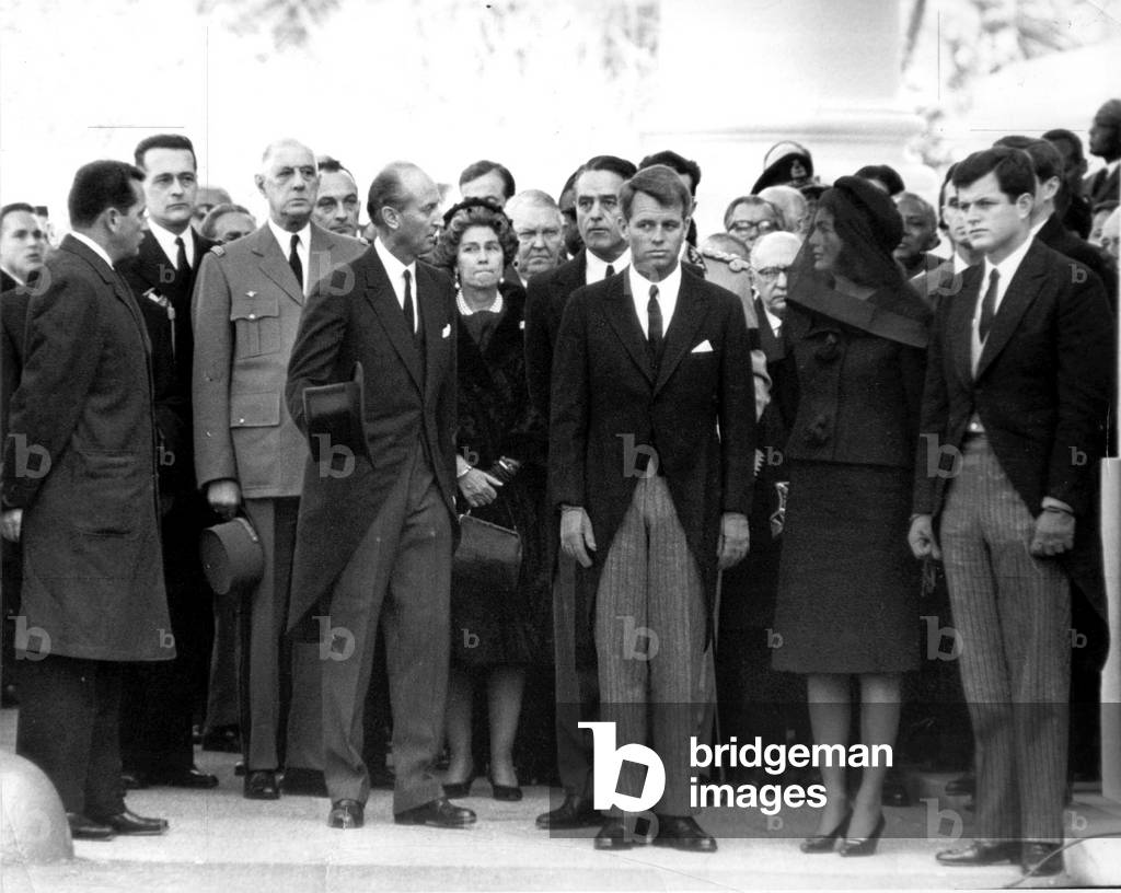 Funeral of American President John Fitzgerald Kennedy on November 25, 1963 in Arlington cemetery : Charles de Gaulle, Robert Kennedy, Robert Sargent Shriver, Jackie Kennedy, Edward 