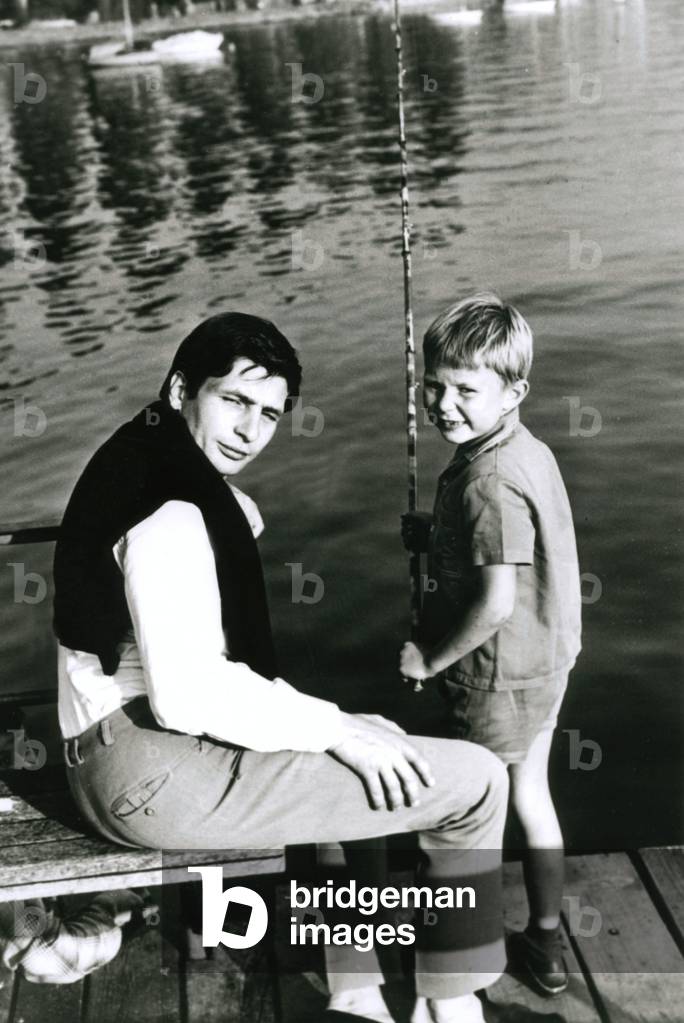 Gunter Sachs Von Opel with his son Rolf in Pully in Switzerland August 22, 1963
