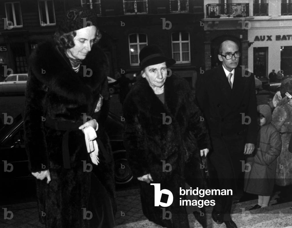 Wedding of arcduchess Maria Anna of Austria with prince Pierre Galitzine on November 24, 1981 in Brussels : archduchess of Austria Regina of Saxe Meiningen (wife of Otto), Princess Lopouichine (grandmother of the groom) and archDuke of Austria Otto of Habsburg