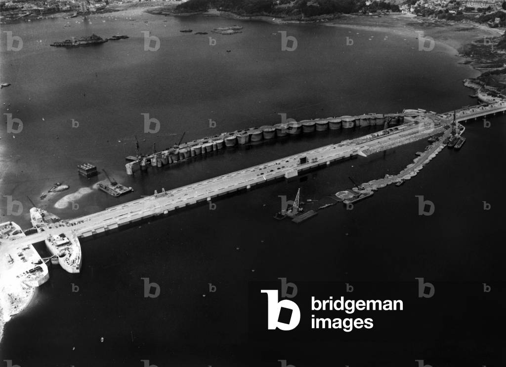 1st tidal power station in Rance (France) November 1966